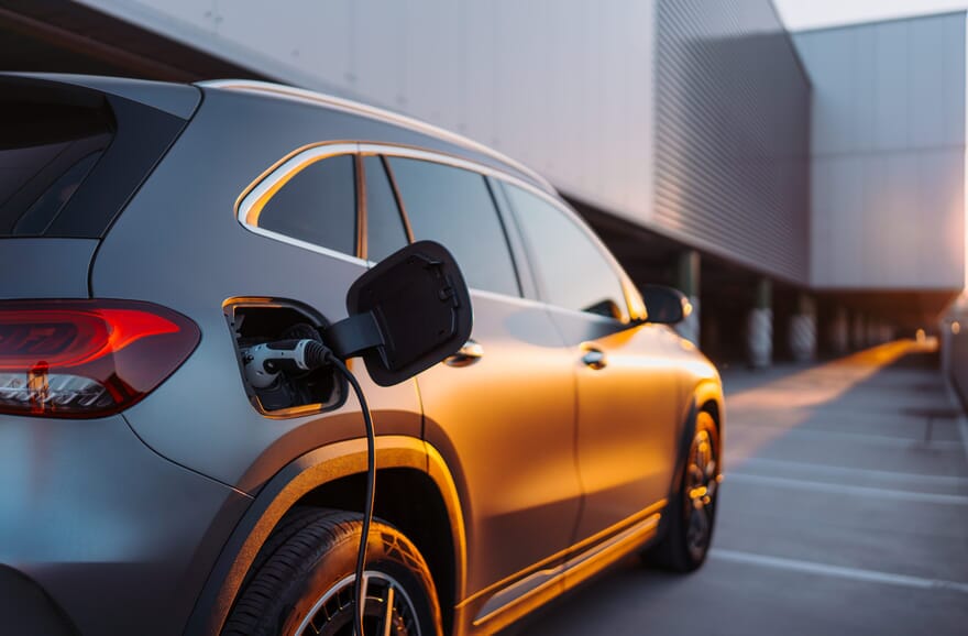 Auto électrique : le marché s'envole, vos options de crédit s'adaptent